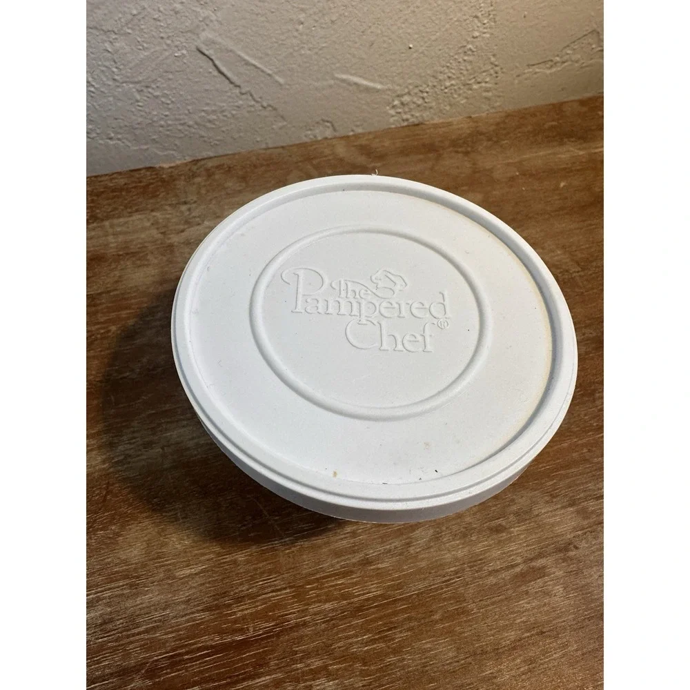 Pampered Chef Clear Glass Measuring Cup/bowl- 3/4 Cup 175 ml/ with Lid